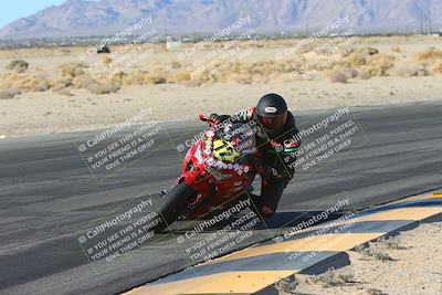 media/Jan-10-2025-CVMA Friday Practice (Fri) [[489e0da257]]/Group 4 and Trackday/Session 2 (Turn 4 Inside)/